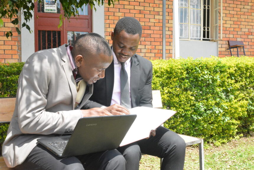 field_Photo_Year-3-Law-Students-in-a-group-discussion_17th_May_2022