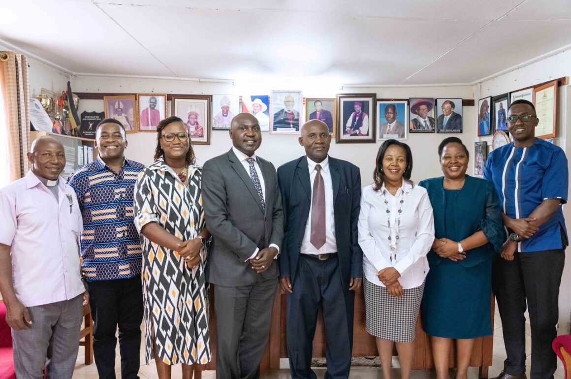Ag. Vice-Chancellor, Assoc. Prof. Gershom Atukunda 4th (R-L); Dr. Olive Sabiiti, DVC, Cavendish University, Uganda 2nd (R-L); Ms. Rose Dodd 3rd (L-R); Rev. Charles Mukundane, PRO-BSU and other members fro Ag. Vice-Chancellor, Assoc. Prof. Gershom Atukunda 4th (R-L); Dr. Olive Sabiiti, DVC, Cavendish University, Uganda 2nd (R-L); Ms. Rose Dodd 3rd (L-R); Rev. Charles Mukundane, PRO-BSU and other members from Ashesi University, Ghana. Taken on 15th February 2023, Vice-Chancellor's Office, Bishop Stuart University.